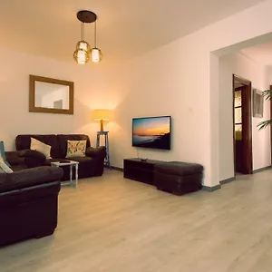 alhaurin-old-town-casa-flamingo-2-bed-apartment.es-andalucia.com/