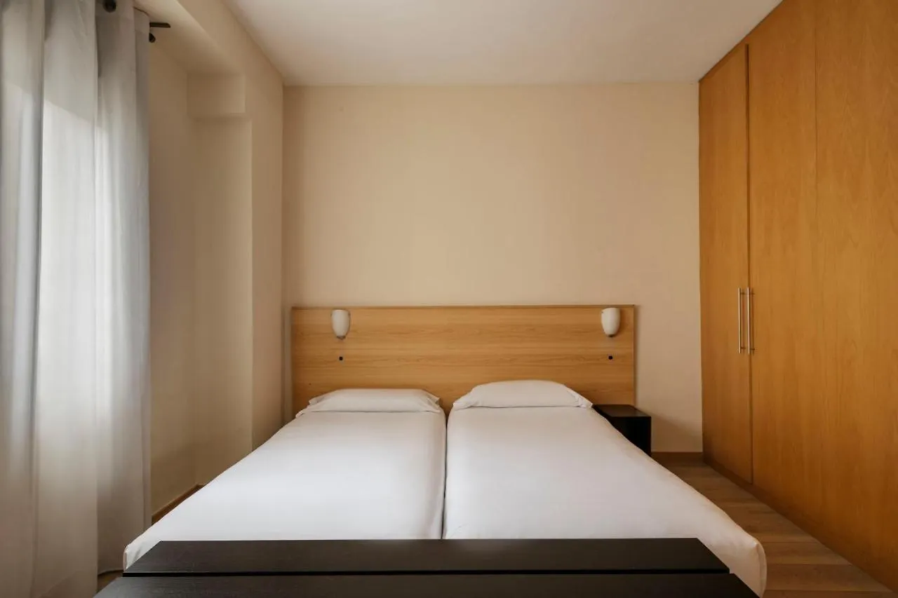 Barcelona Apartment Villarroel 0*,